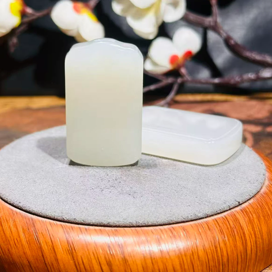 天然和田玉平安无事牌挂件手工雕刻时尚百搭款男女皆可佩戴送礼物