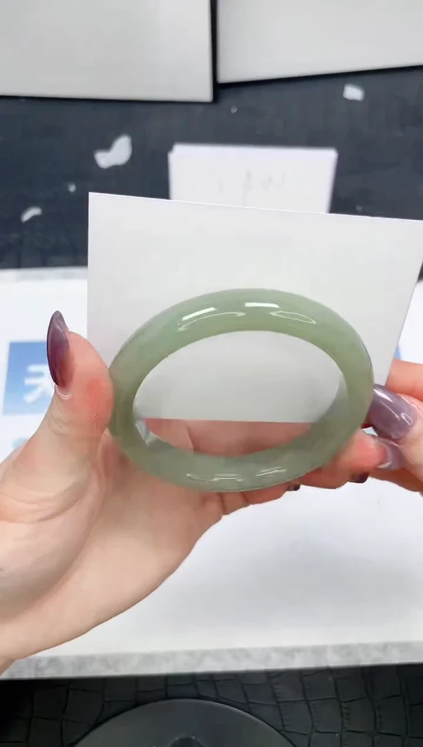 【闪购商品】石英质玉手镯未镶嵌282-58.6