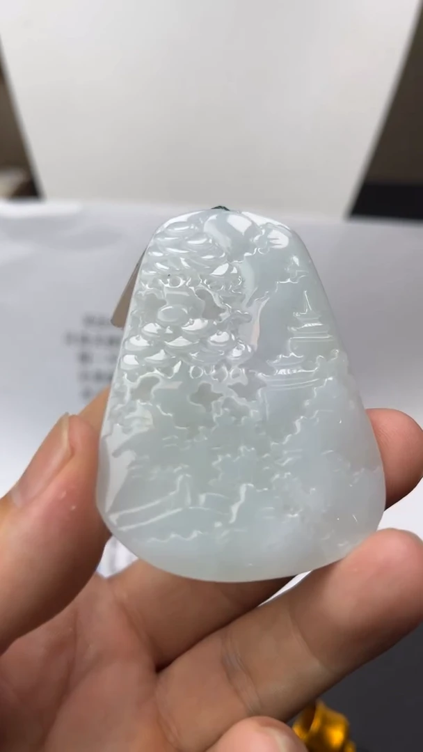 颈饰未镶嵌翡翠清**河天然翡翠