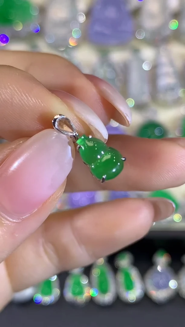 吊坠(不含链)18K金镶嵌翡翠23-葫芦