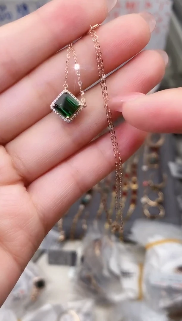 颈饰18K金镶嵌碧玺--专柜--