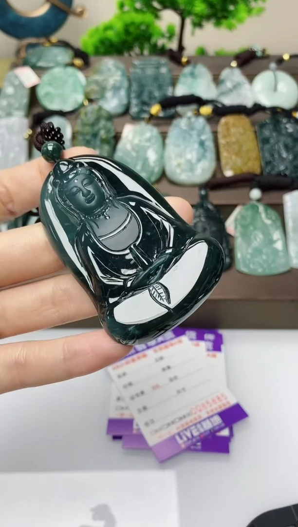 翡翠未镶嵌颈饰