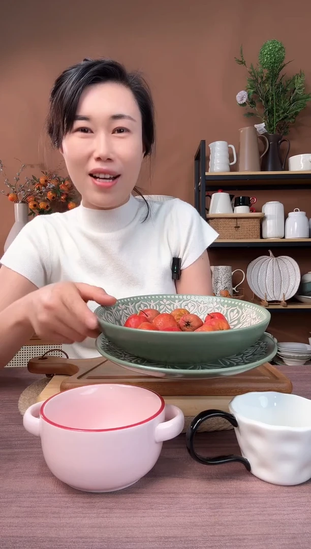 陶瓷8英寸浮雕绿碗盘微瑕