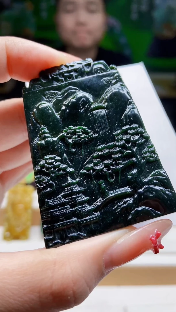 颈饰未镶嵌翡翠翡翠A货