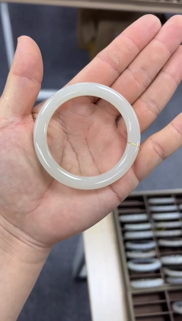 和田玉手镯未镶嵌52