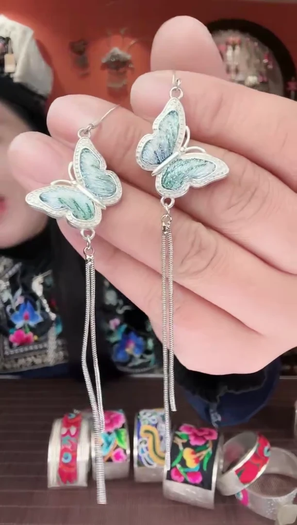 织绣非遗手工苗绣刺绣饰品18