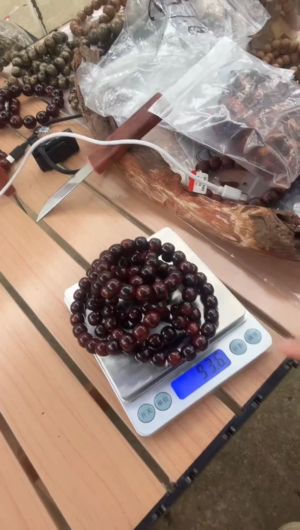 木本降真香海南红降1.0*108高货黑金芝麻点老型珠长串93克+
