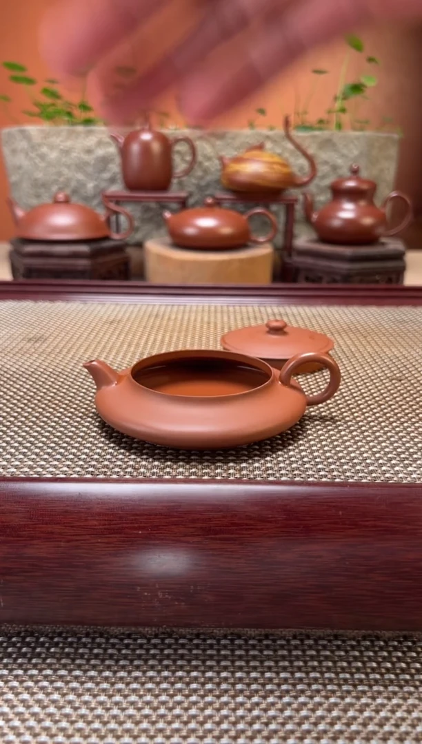 茶壶紫砂虚扁飞船 纯手工超薄胎 朱泥