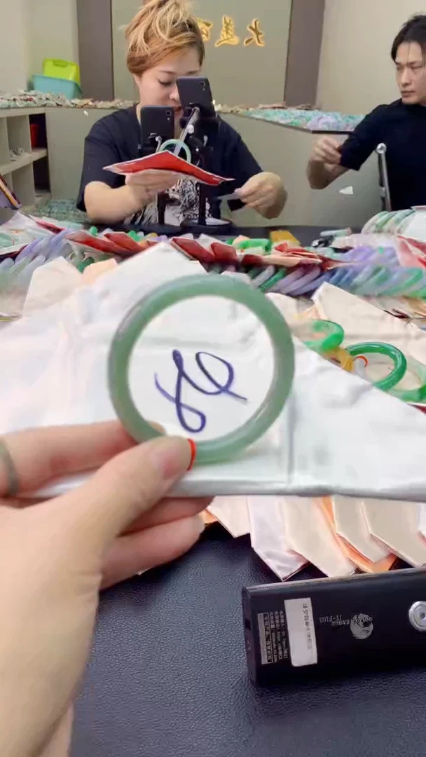 翡翠手镯未镶嵌0264322622