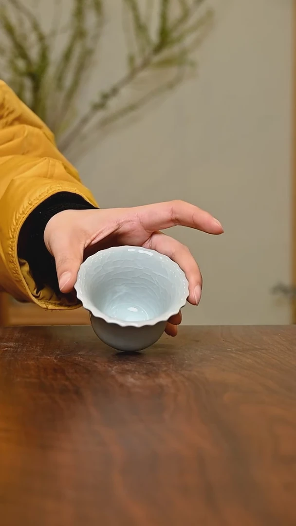 青隽杯 粉青釉 微瑕 朱家汝窑款