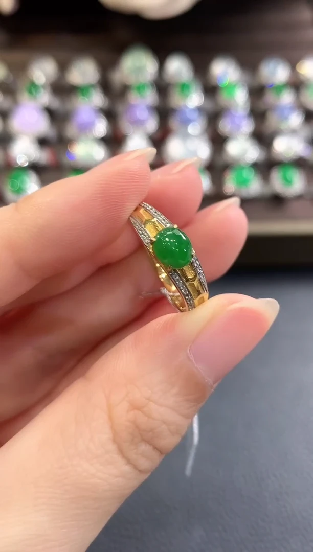 18K金镶嵌戒指翡翠d43