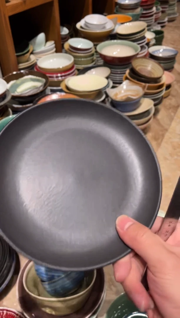 【闪购商品】瓷片50黑色手工浅盘1个