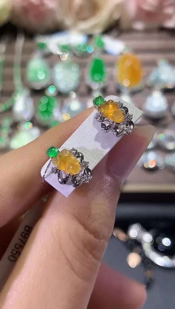 18K金镶嵌翡翠耳饰B103