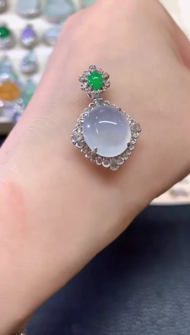 翡翠18K金镶嵌吊坠(不含链)b93