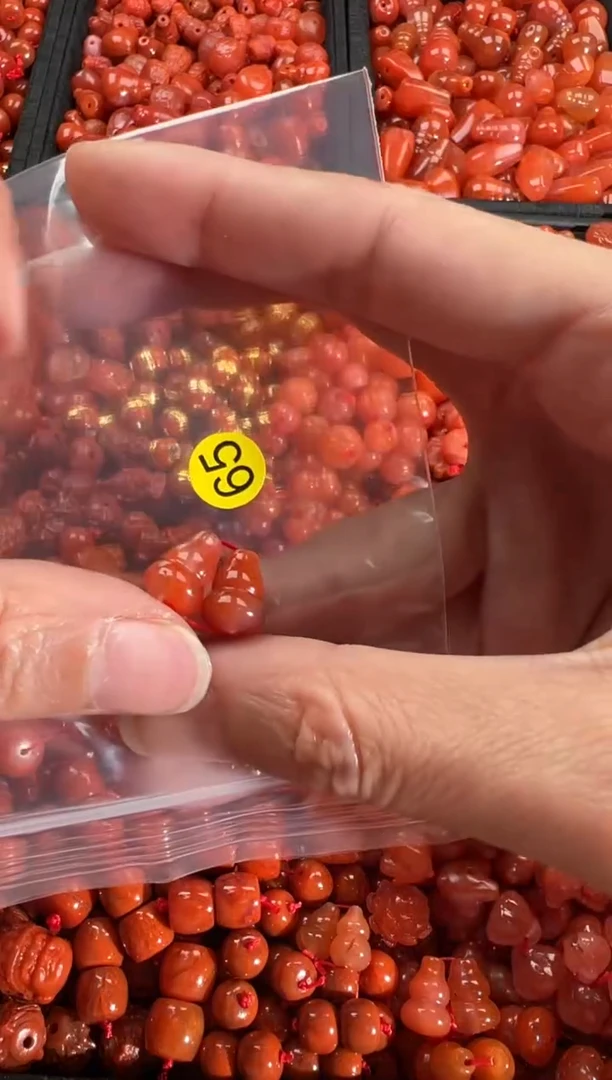 【闪购商品】南红玛瑙颈饰未镶嵌1