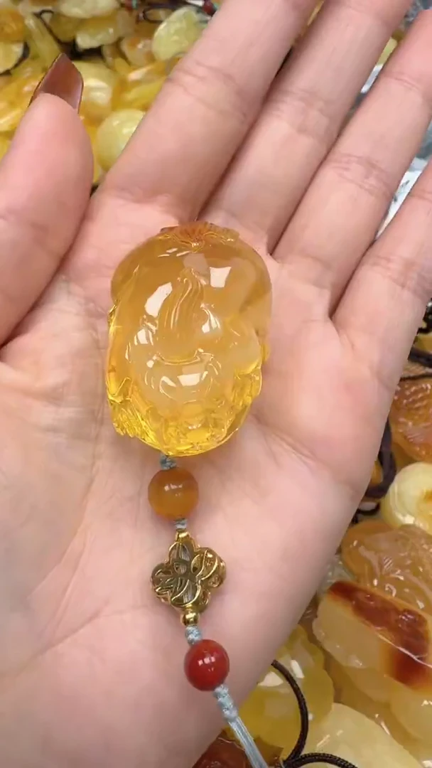 裸石琥珀未镶嵌如图