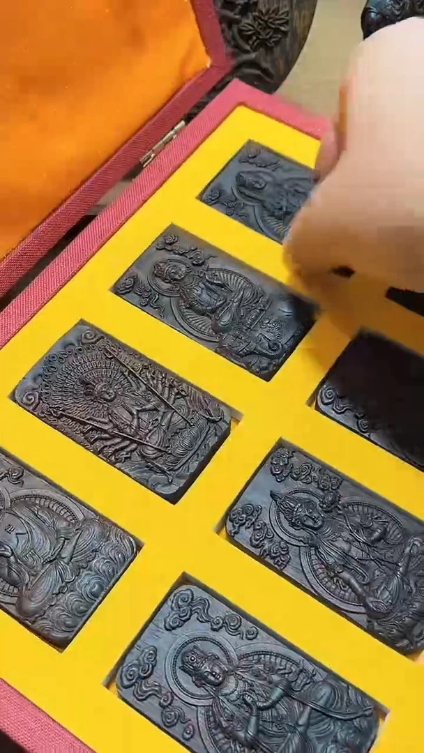 【闪购商品】檀香木精品推荐生肖守护神一套