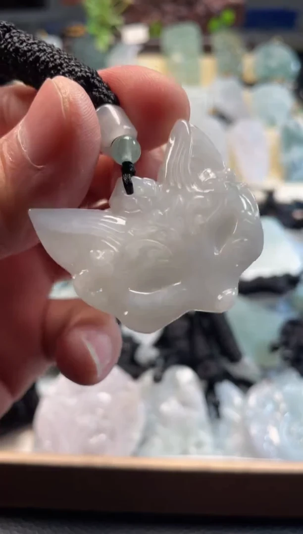 颈饰未镶嵌翡翠12/03/002