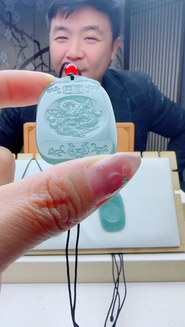 颈饰未镶嵌翡翠多样性发其一