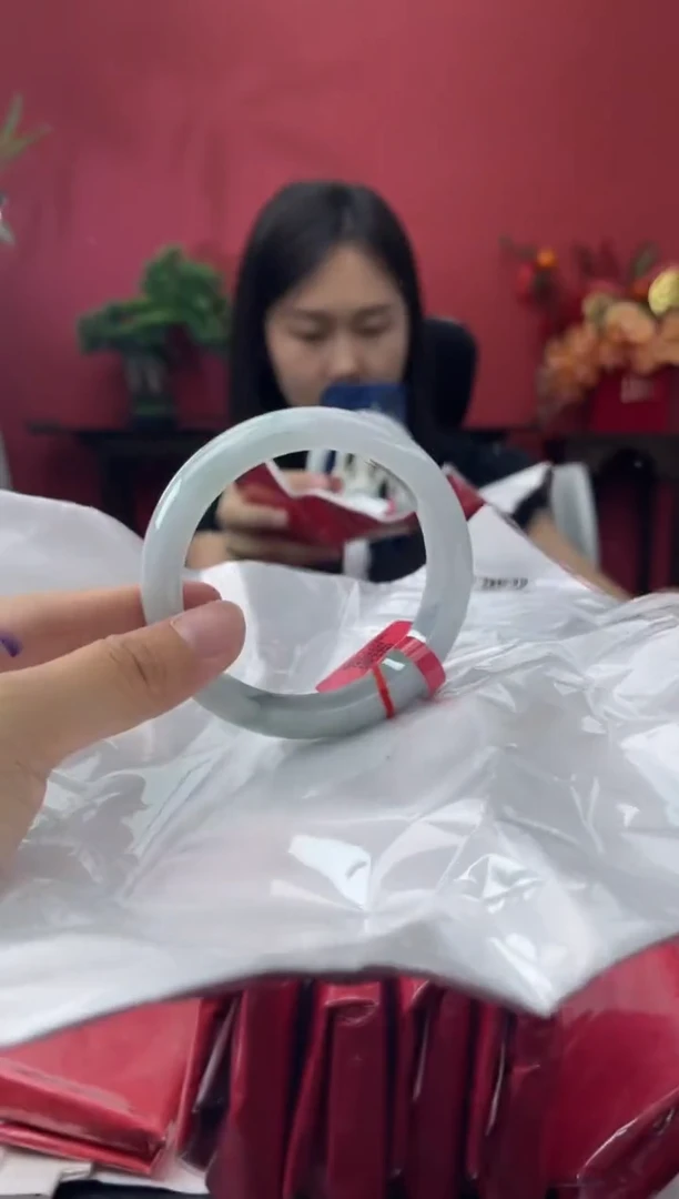 未镶嵌手镯翡翠3