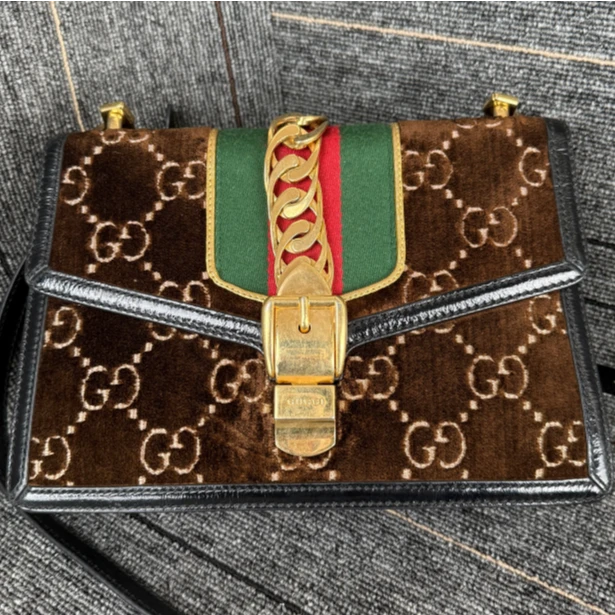 95新 GUCCI/古驰 斜跨包/10240/ZZ