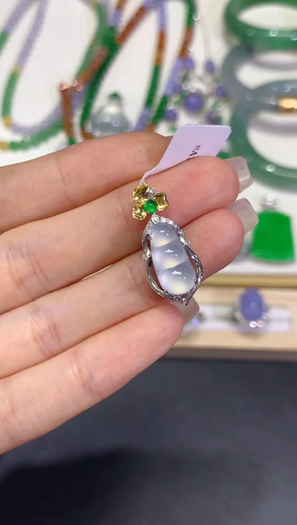 【闪购商品】翡翠颈饰18K金镶嵌团购1