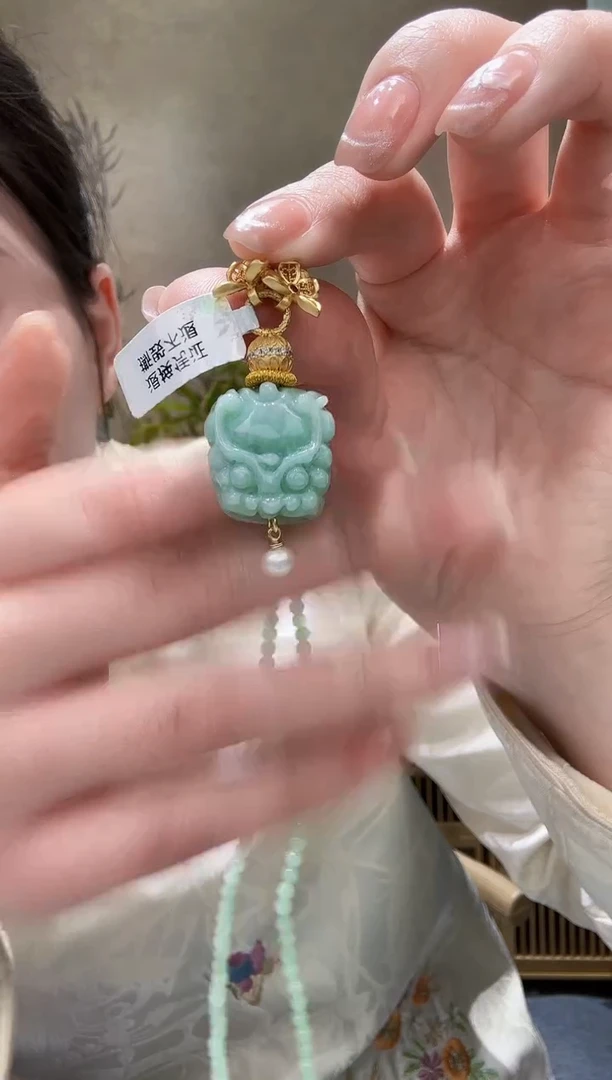 【闪购商品】翡翠颈饰未镶嵌吊坠