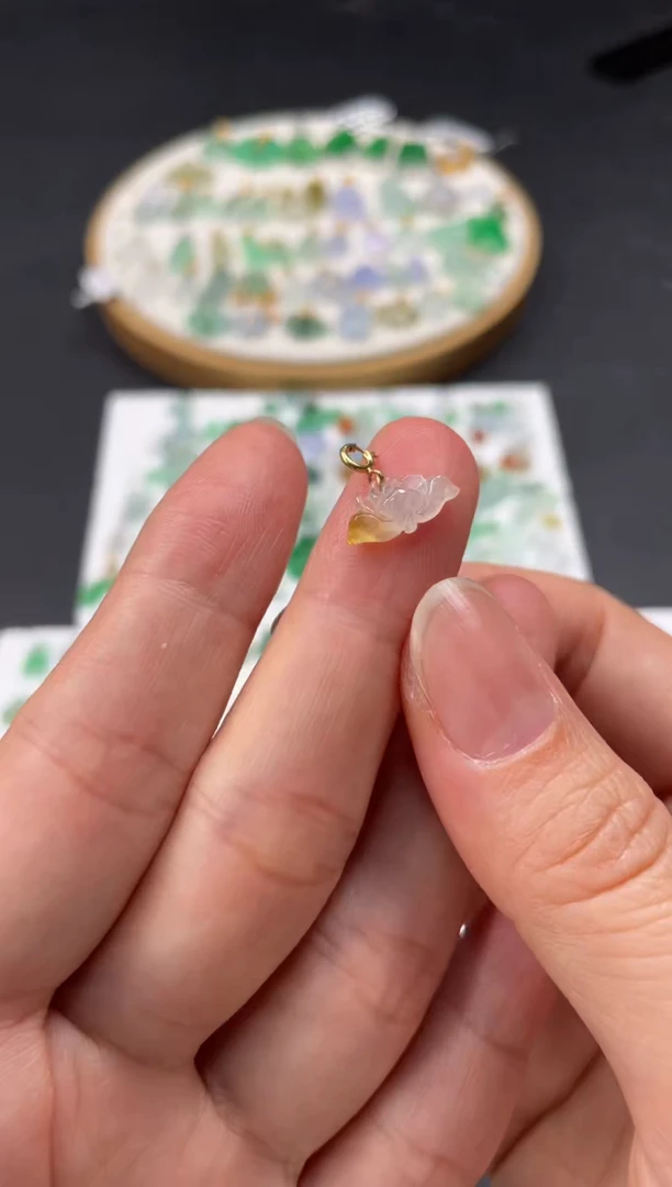 吊坠(不含链)18K金镶嵌翡翠1个JK271