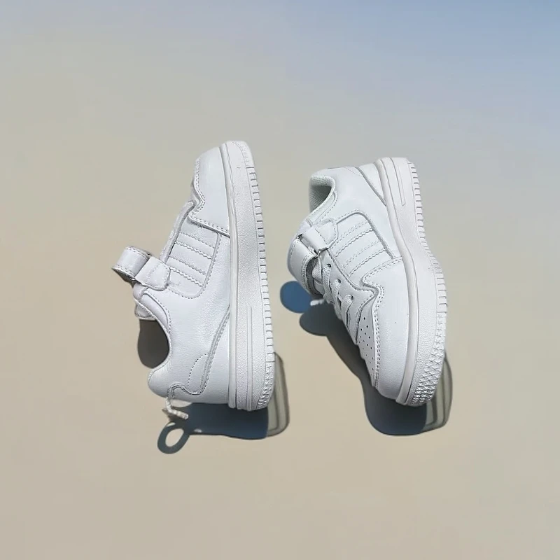 儿童童鞋新款防滑板鞋休闲风四季百搭鞋子运动鞋32