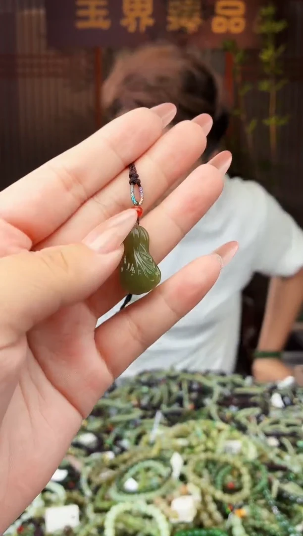 和田玉未镶嵌颈饰拍一发一