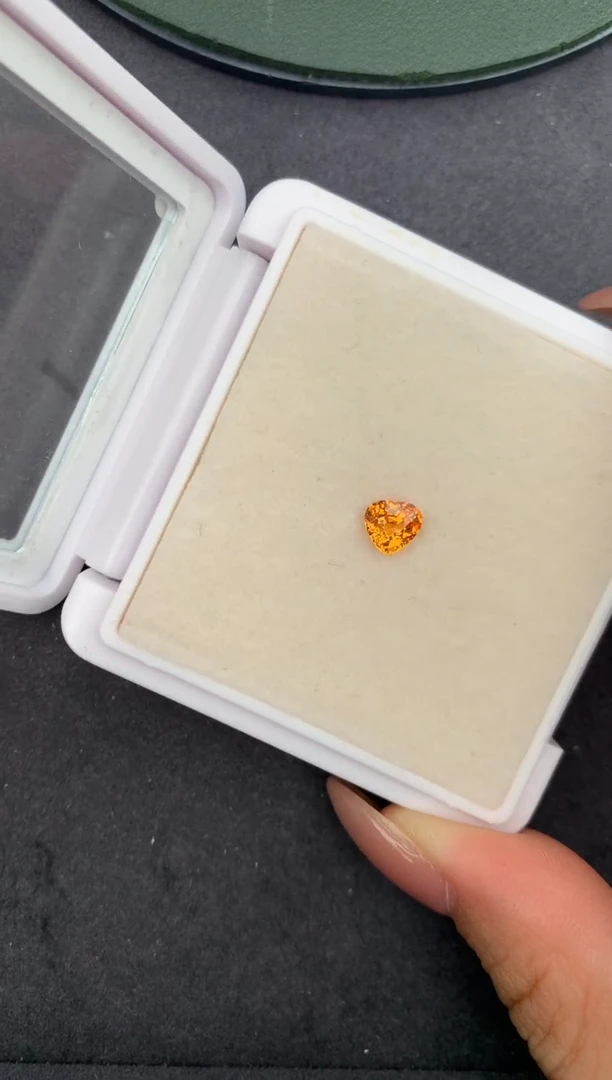 未镶嵌珠宝半成品石榴石（芬达石）1ct芬达  FB定制