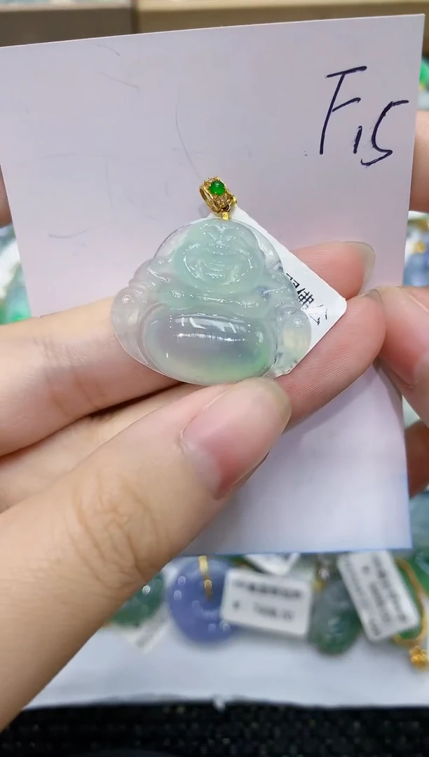 翡翠18K金镶嵌颈饰111111111