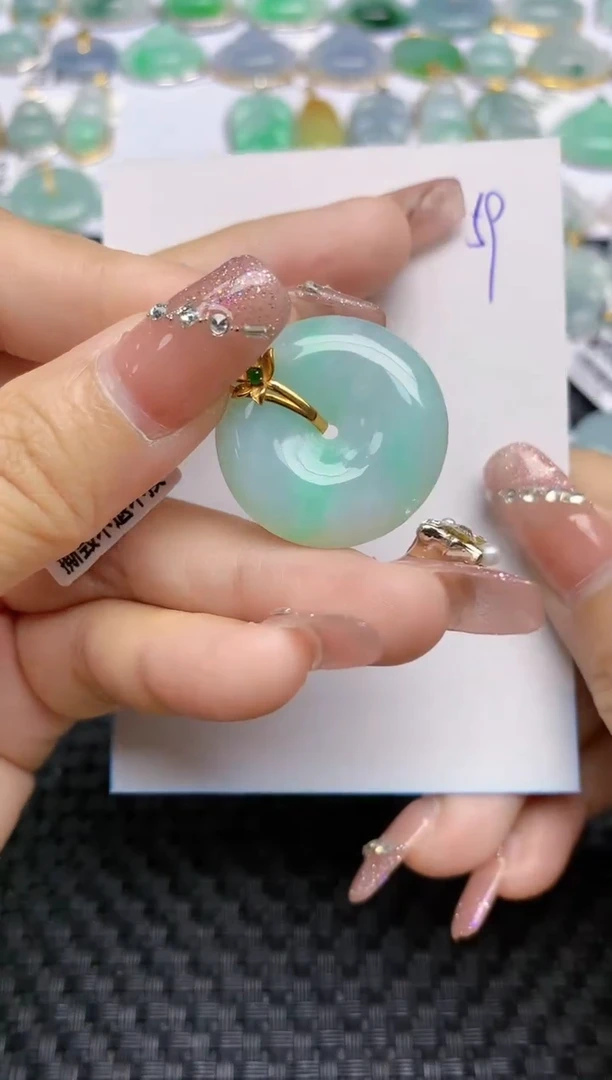 【闪购商品】翡翠颈饰18K金镶嵌天然A货翡翠 59