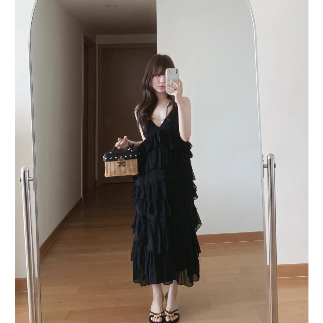 MARIE.COCO夏款黑色轻薄度假沙滩露背法式宽松舒服吊带连衣裙子女