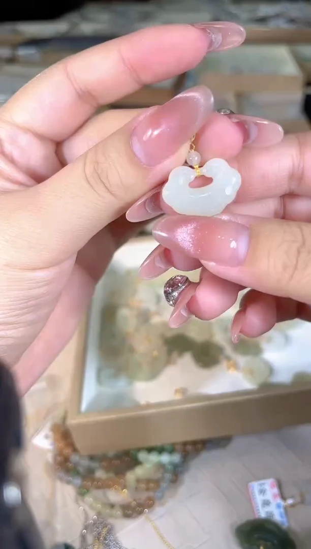 和田玉银S925镶嵌吊坠(不含链)多样性发货其一