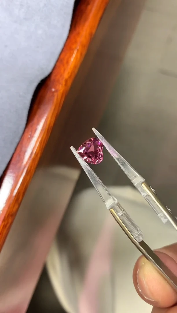 未镶嵌裸石碧玺2.28ct 12