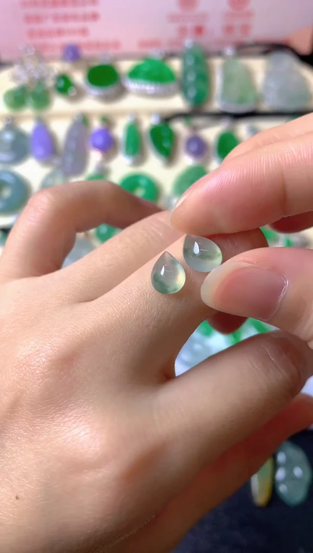 未镶嵌定制翡翠用****1裸玉（客户意向镶嵌）