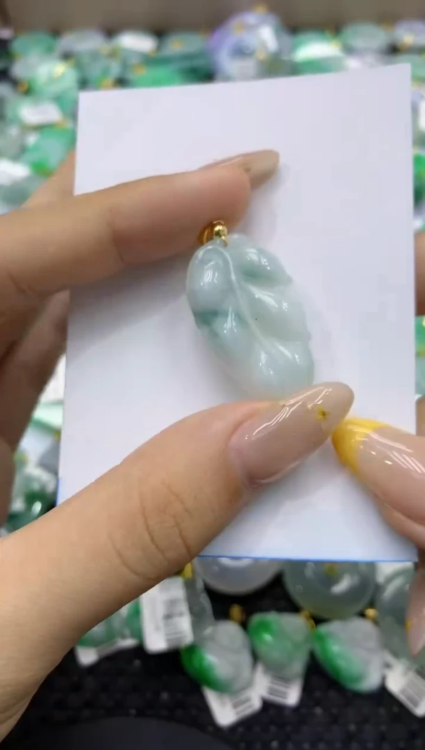 颈饰未镶嵌翡翠天然缅甸翡翠A货