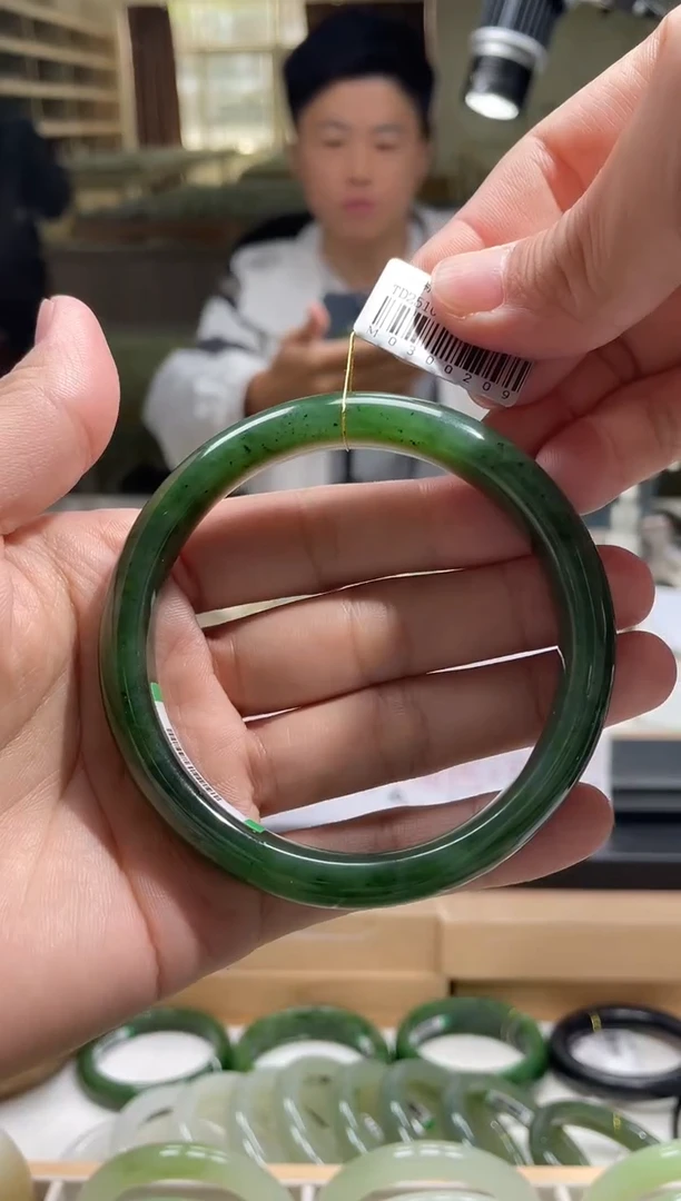 未镶嵌手镯和田玉65-66圈口 0209