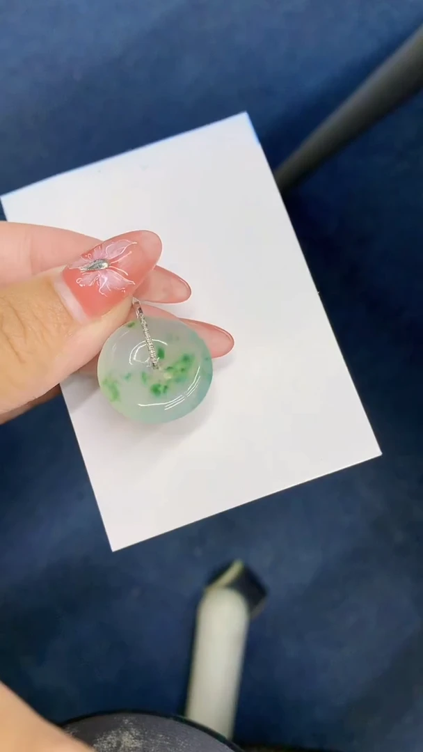 颈饰18K金镶嵌翡翠1