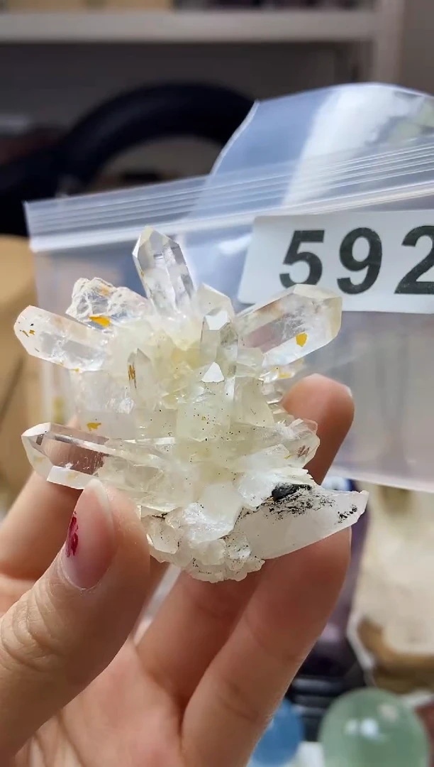 【闪购商品】水晶摆件/592未镶嵌晶簇