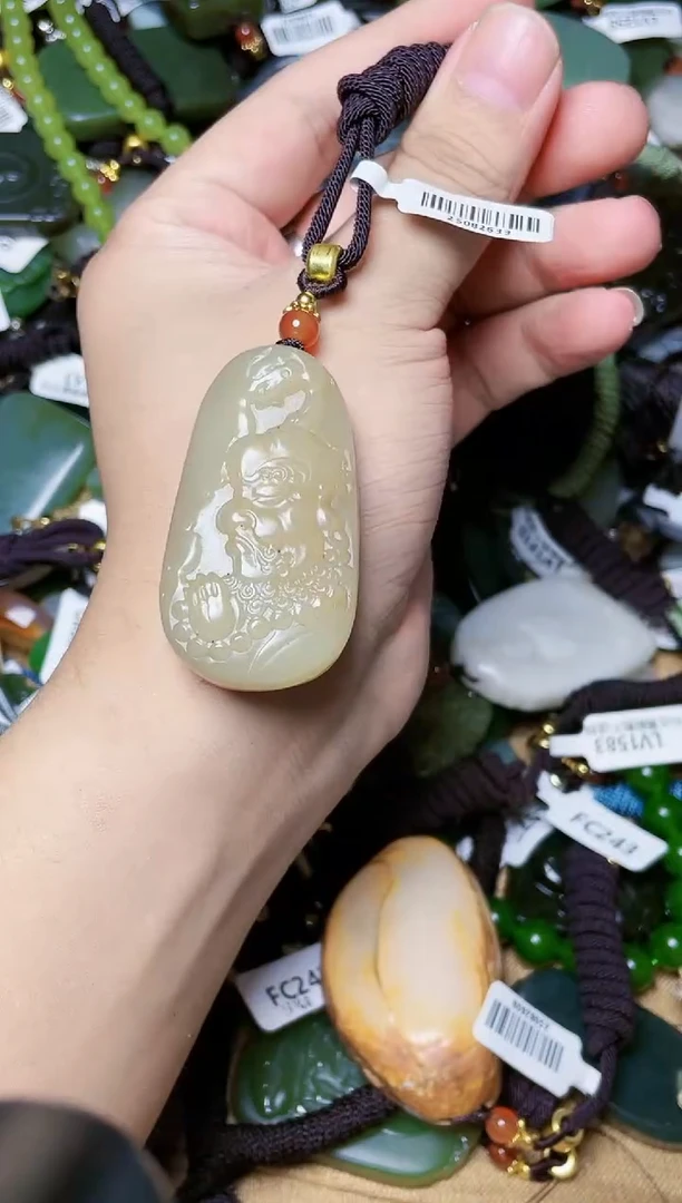 颈饰未镶嵌和田玉1