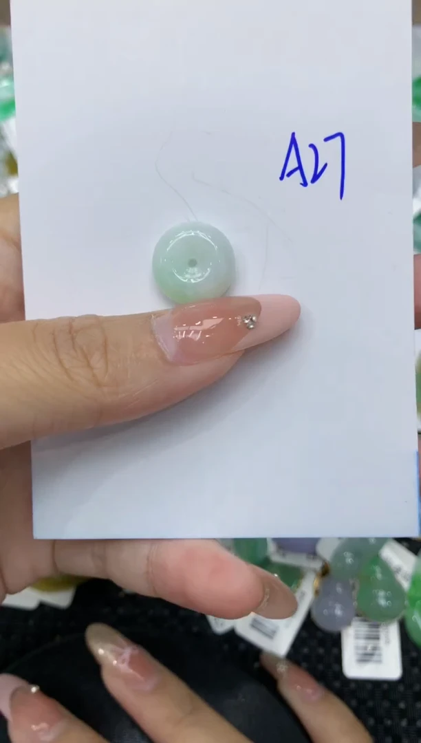 【闪购商品】翡翠颈饰未镶嵌8888888888