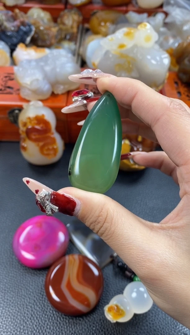 【闪购商品】玛瑙/玉髓挂件未镶嵌1