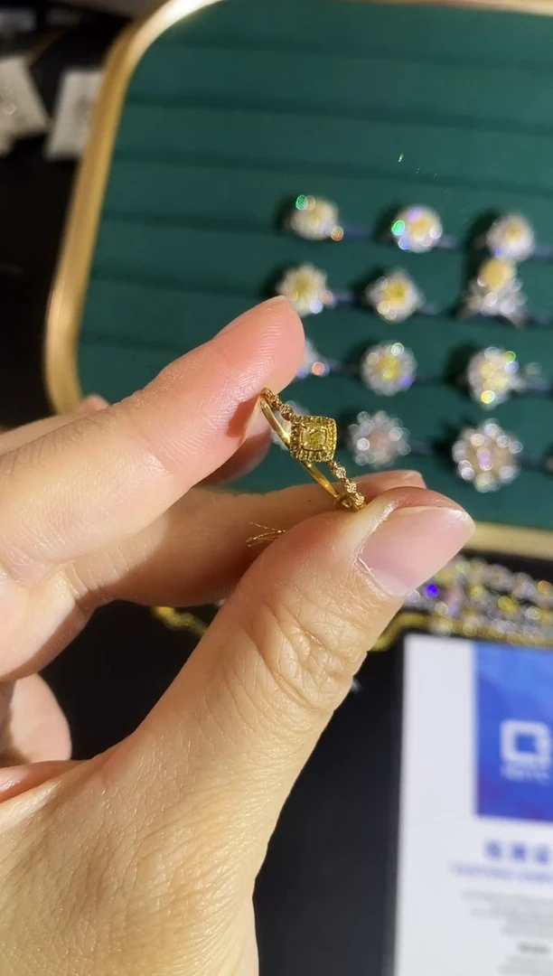 18K金镶嵌戒指钻石2