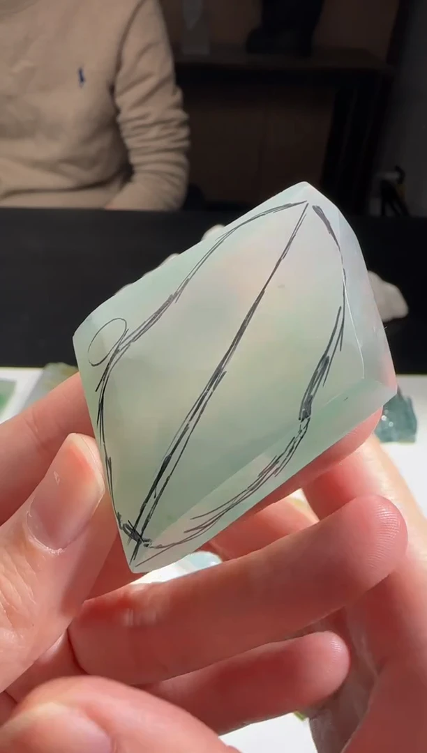 未镶嵌定制翡翠兜***。缅甸A货翡翠