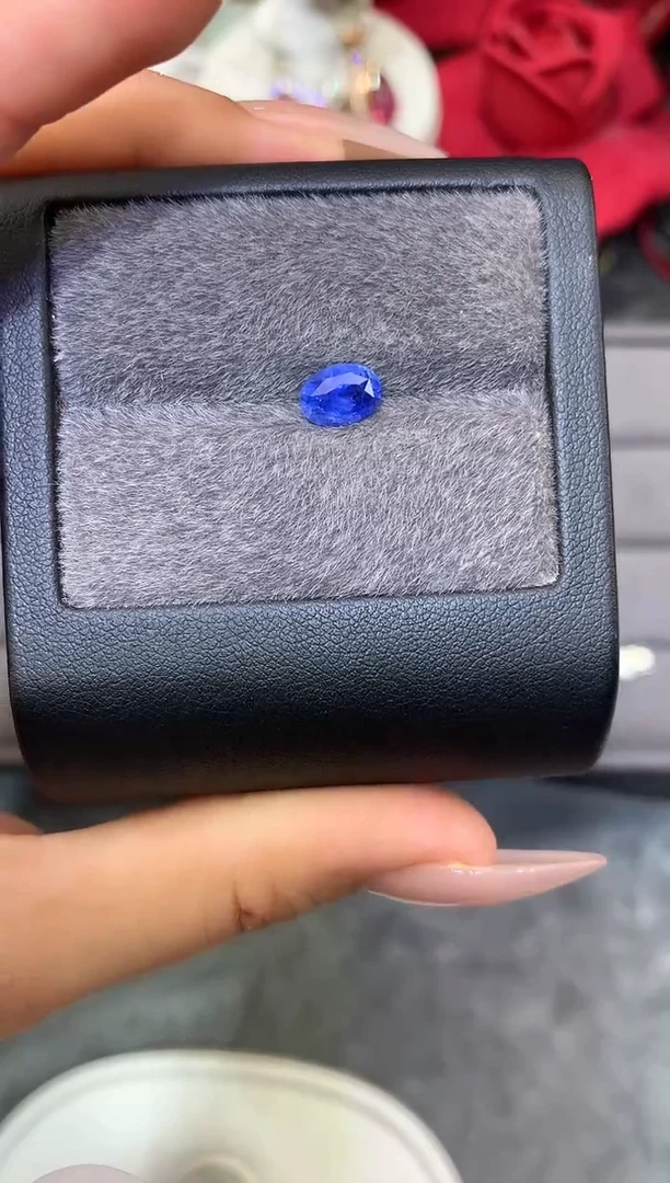 未镶嵌裸石定制蓝宝石椭圆 蓝宝石 1.75ct