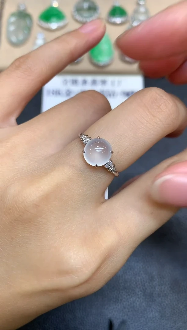 18K金镶嵌戒指翡翠蛋面【无服务费