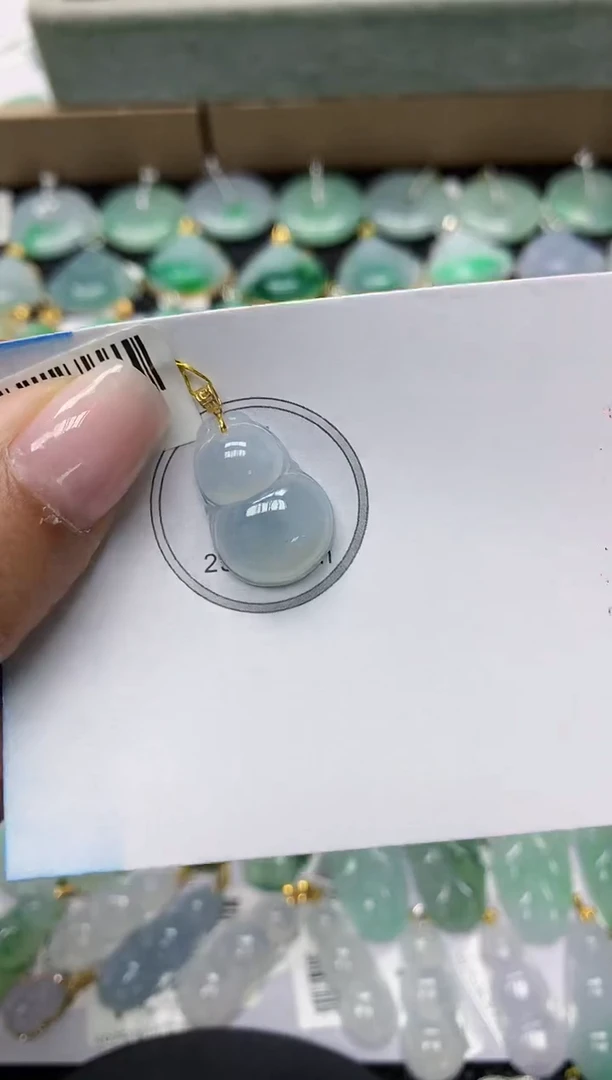 颈饰18K金镶嵌翡翠1111111111