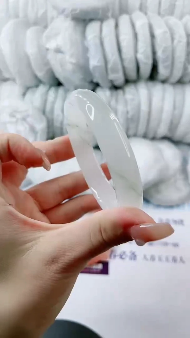 【闪购商品】石英质玉手镯未镶嵌0984735543-多样性发货